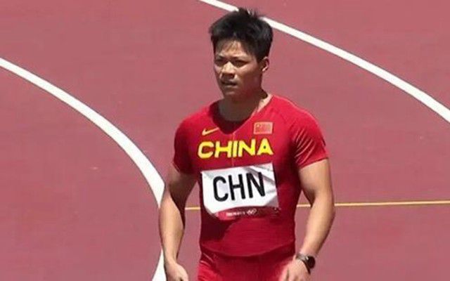 抬起腿挺进嫦娥湿润的花苞